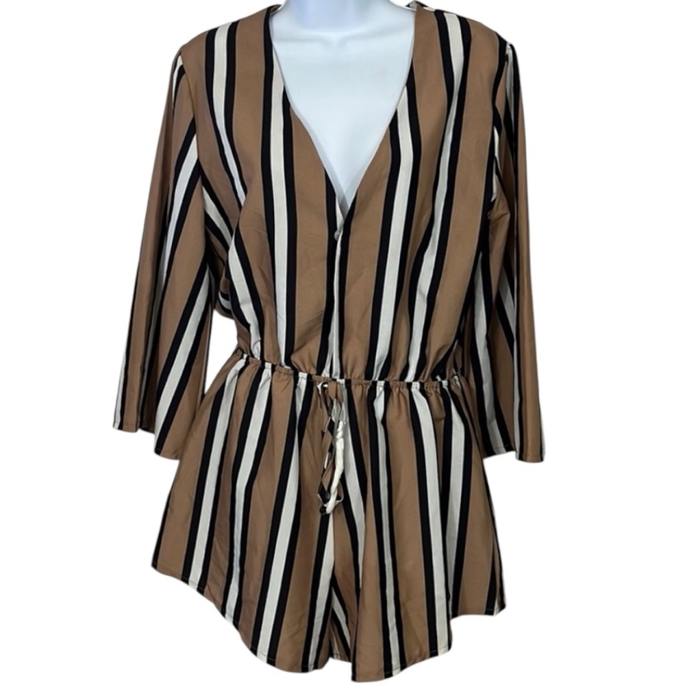 B2- extra large cute tan Shorts  romper size XL